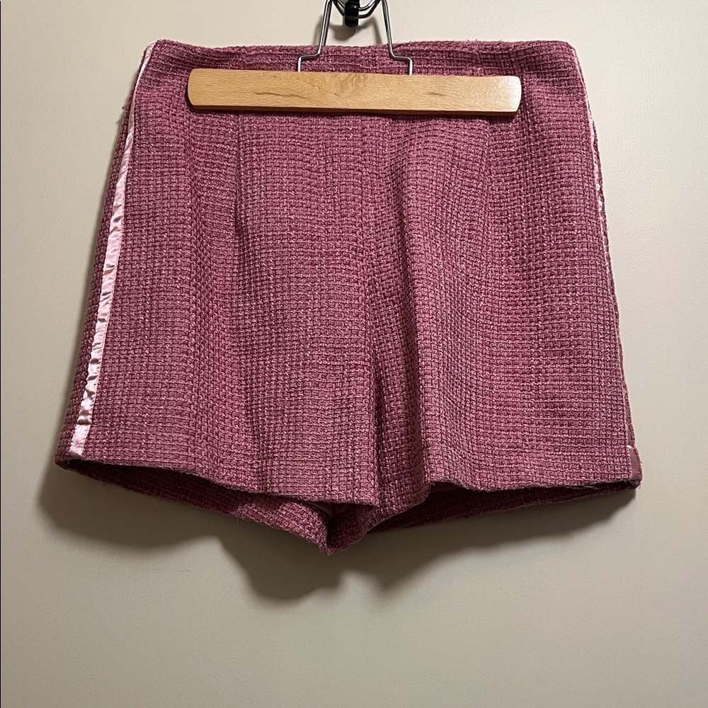 Naked Wardrobe High Waist Textured Shorts in Mauve